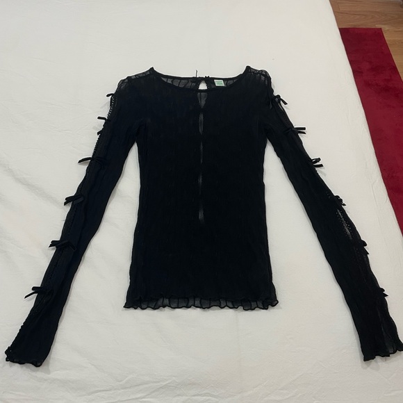second skin Tops - Black Sheer Long Sleeve Top